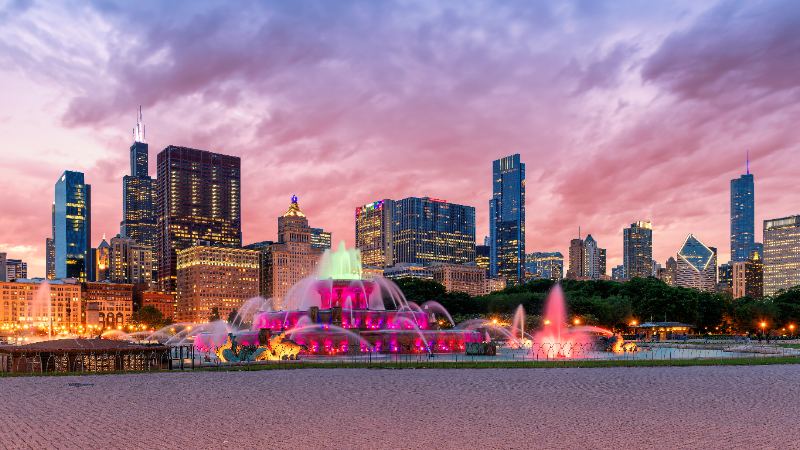 Chicago, IL skyline and local staffing market